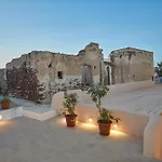 Hostel 16 Oia