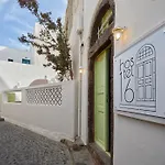 Hostel 16 Oia