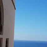 Life Mansion In Oia