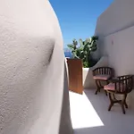 Pink Freud Villas Santorini