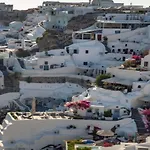 Nomikou Apartament In Oia Santorini