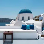 Located In The Very Heart Of Oia !