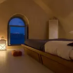 Lydia Cavehouse