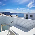 Oia Collection Boutique Suites