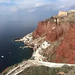 Fisherman\'S Nest In Ammoudi Bay/Oia