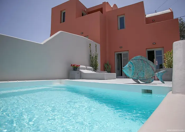 Pink Freud Villas Santorini