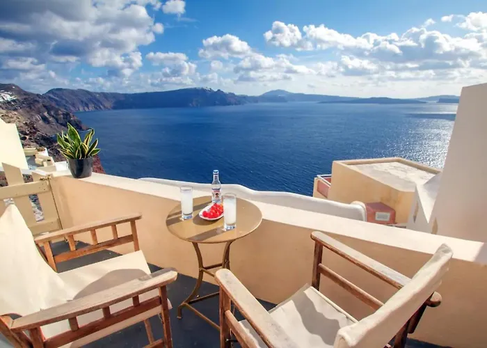 Luxury Cave At Oia, Greece