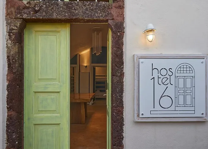 Hostel 16 Oia