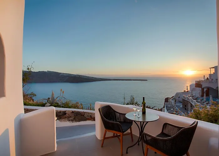 Oia Angle Cavehouse