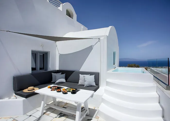 Oia Captain\'S Villa