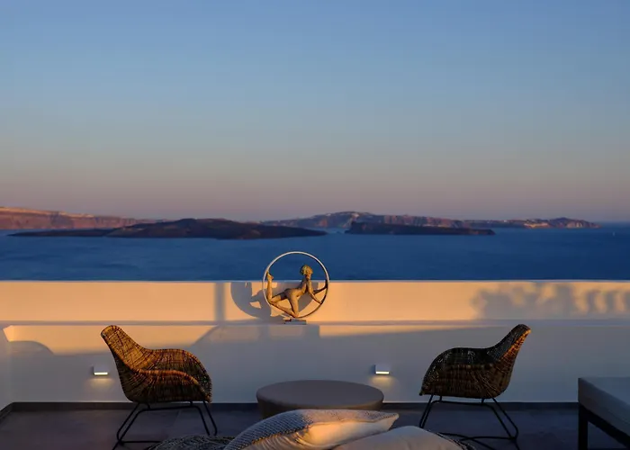 Oia Treasures Art Suites