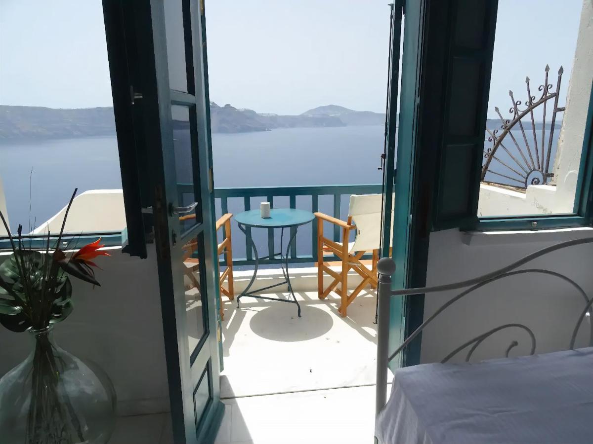 Santoescape * Oia (Santorini)