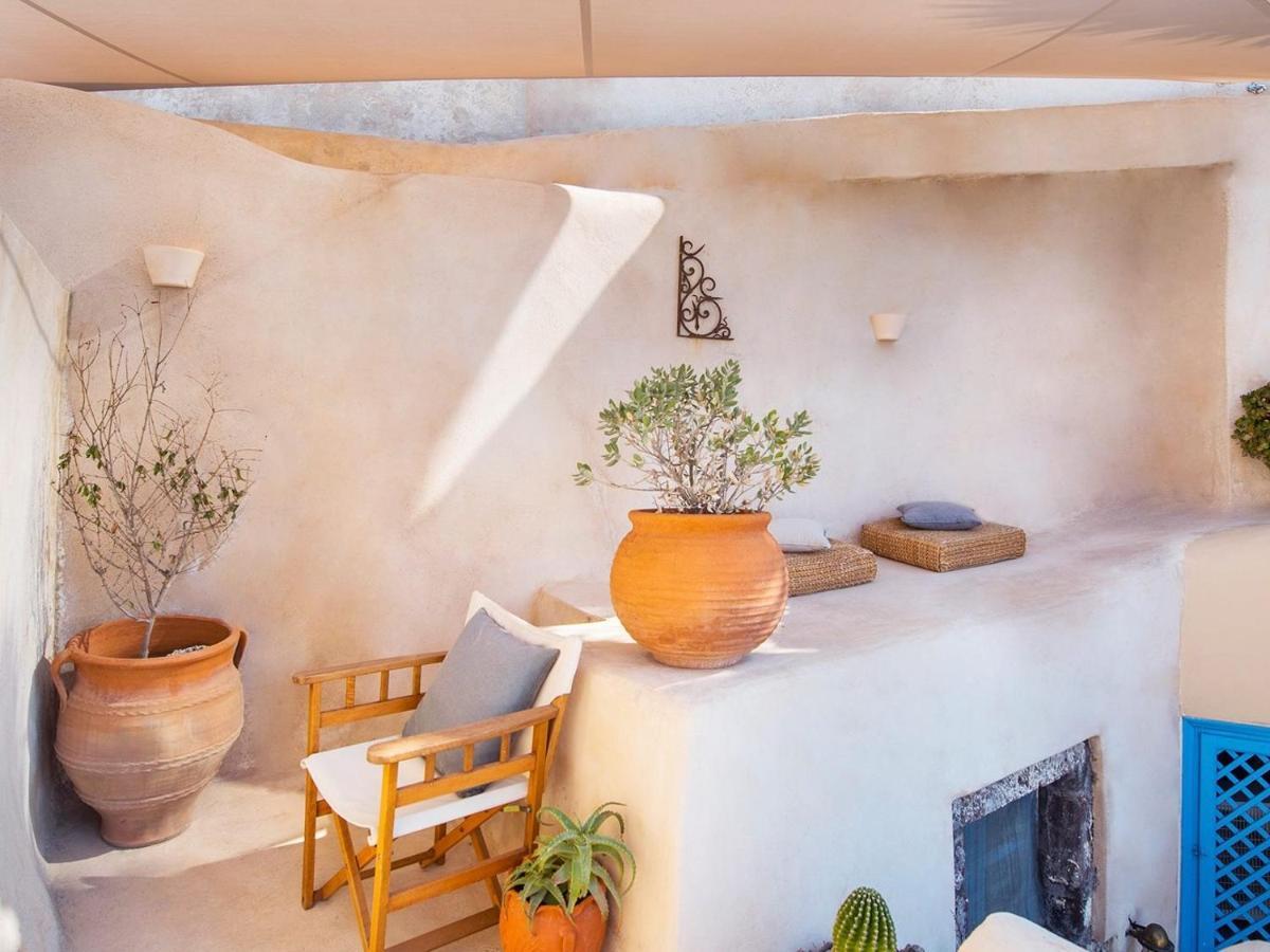 Anemi House & * Oia (Santorini)