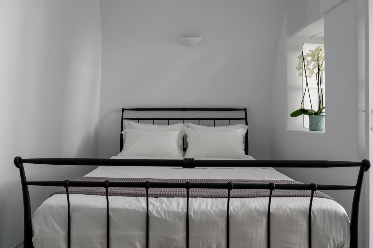 Cave Agapi Villa Oia (Santorini)
