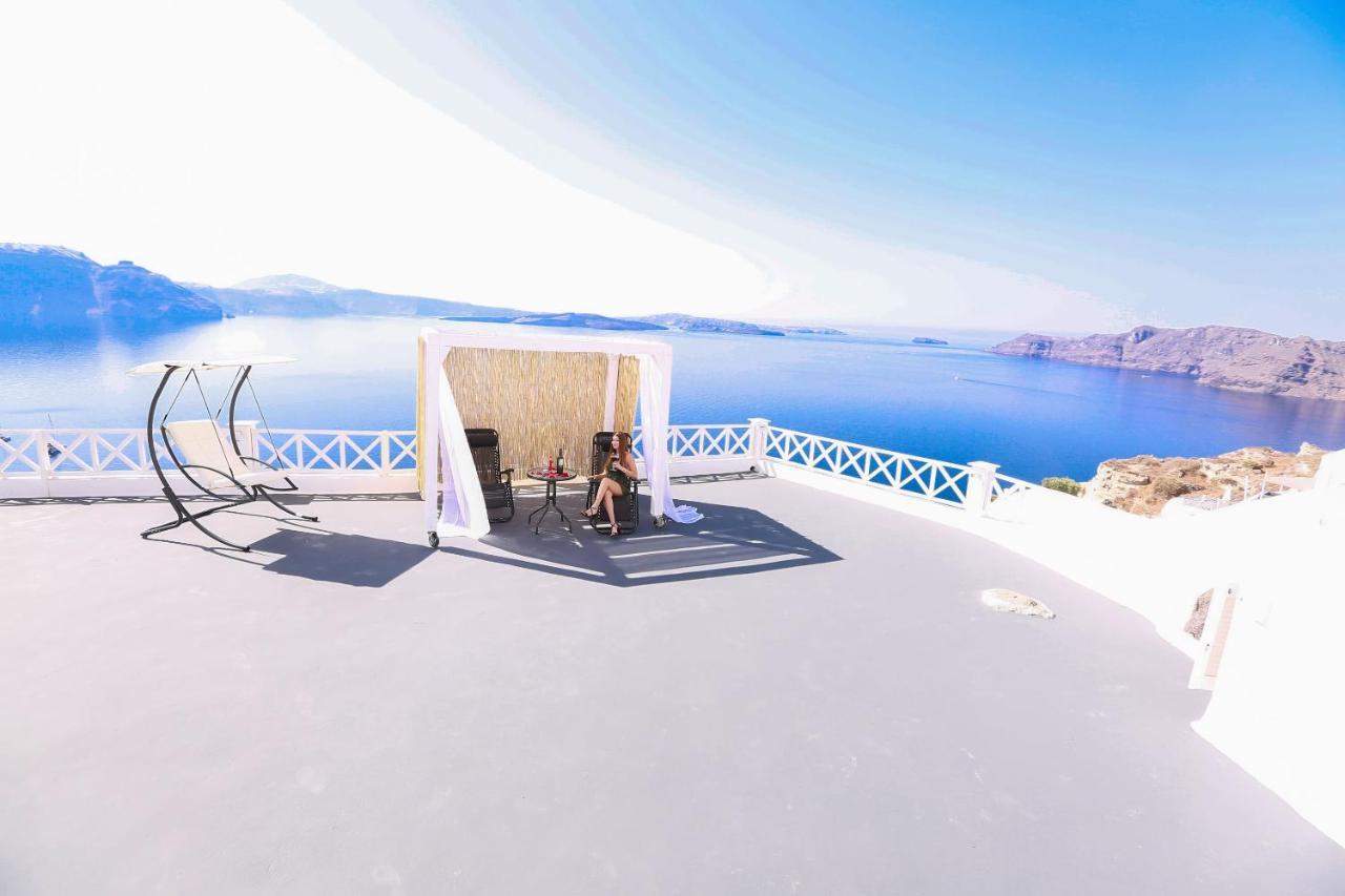 Luxury Accomodation In A Traditional Place * Oia (Santorini)