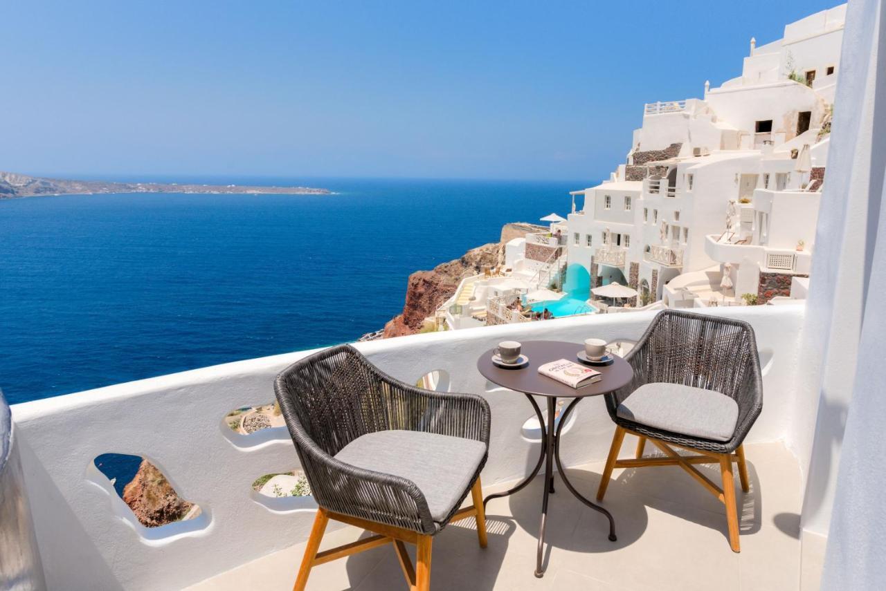 Angle Cavehouse Oia (Santorini)