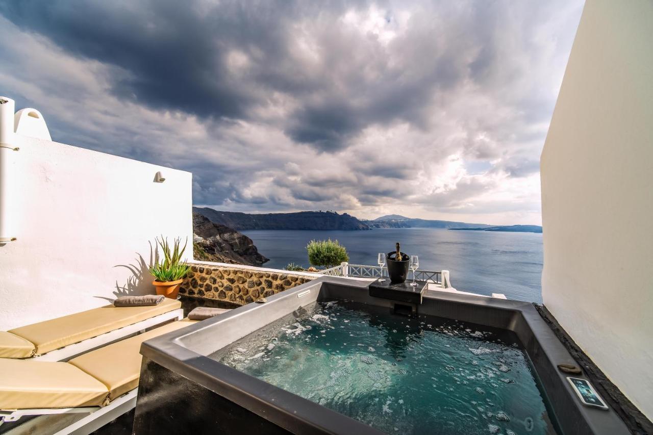 Solstice Luxury Oia (Santorini)