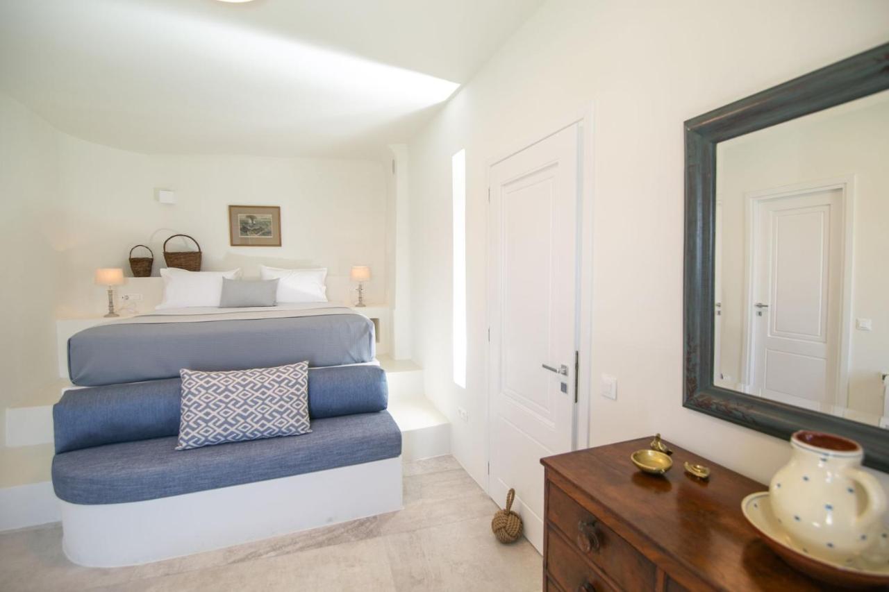 Aloia Villas Santorini Two Bedroom Villa With Outdoor Hot Tub Spyros Demi *