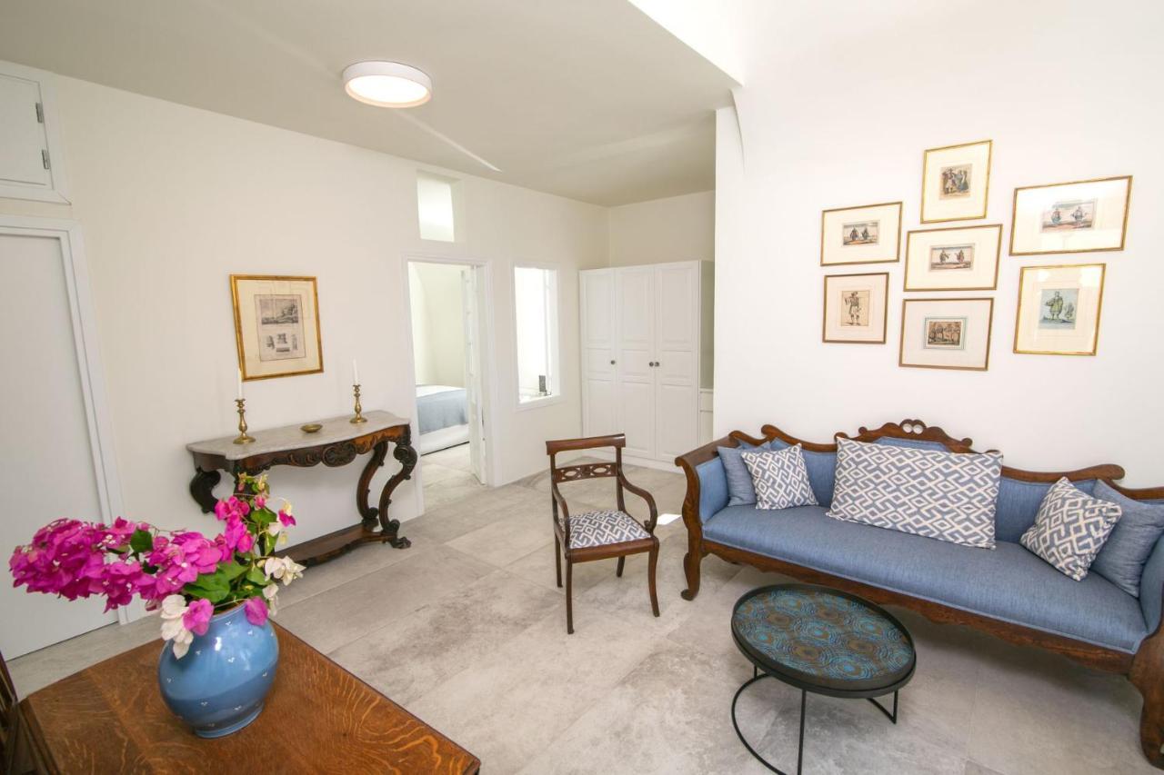 Aloia Villas Santorini Two Bedroom Villa With Outdoor Hot Tub Spyros Demi * Oia (Santorini)