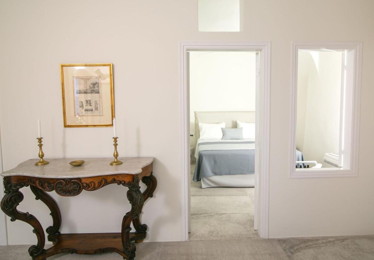 Aloia Villas Santorini Two Bedroom Villa With Outdoor Hot Tub Spyros Demi