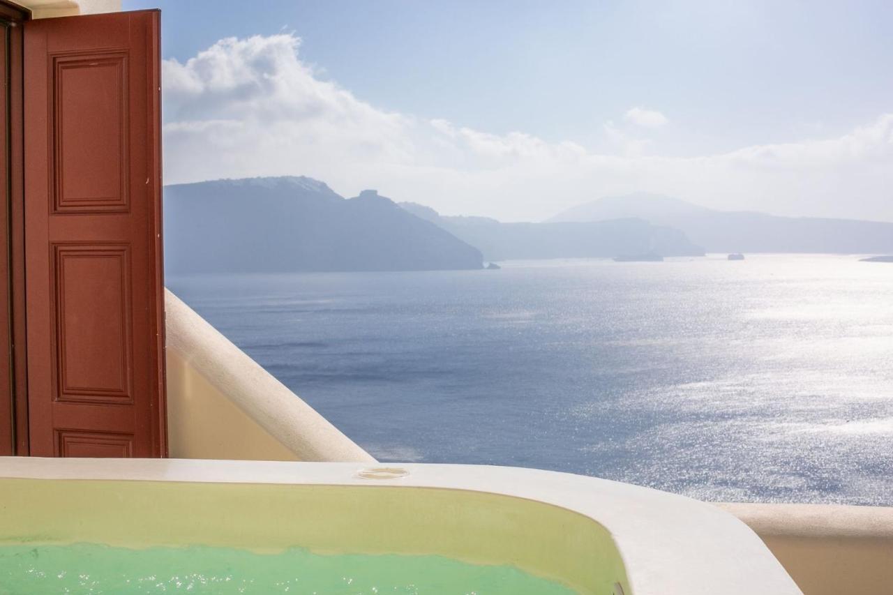 Aloia Villas Santorini Two Bedroom Villa With Outdoor Hot Tub Spyros Demi * Oia (Santorini)