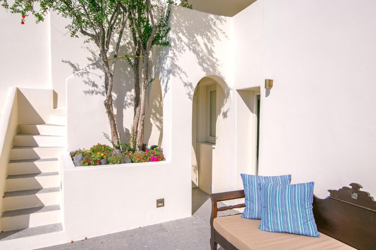 Elegant Santorini Villa Ioulia Private Pool Air Conditioning 3 Bedrooms Villa Oia (Santorini)