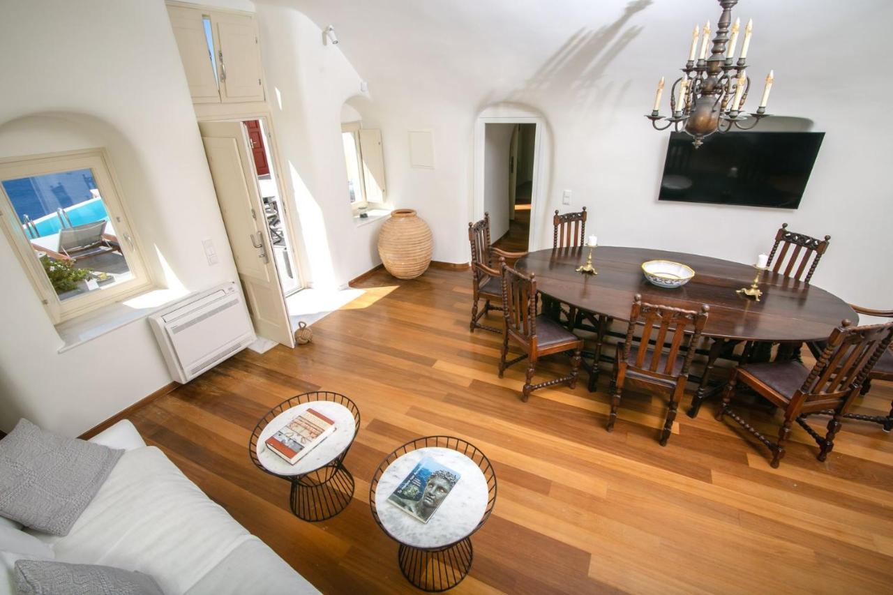 Elegant Santorini Villa Ioulia Private Pool Air Conditioning 3 Bedrooms Villa *