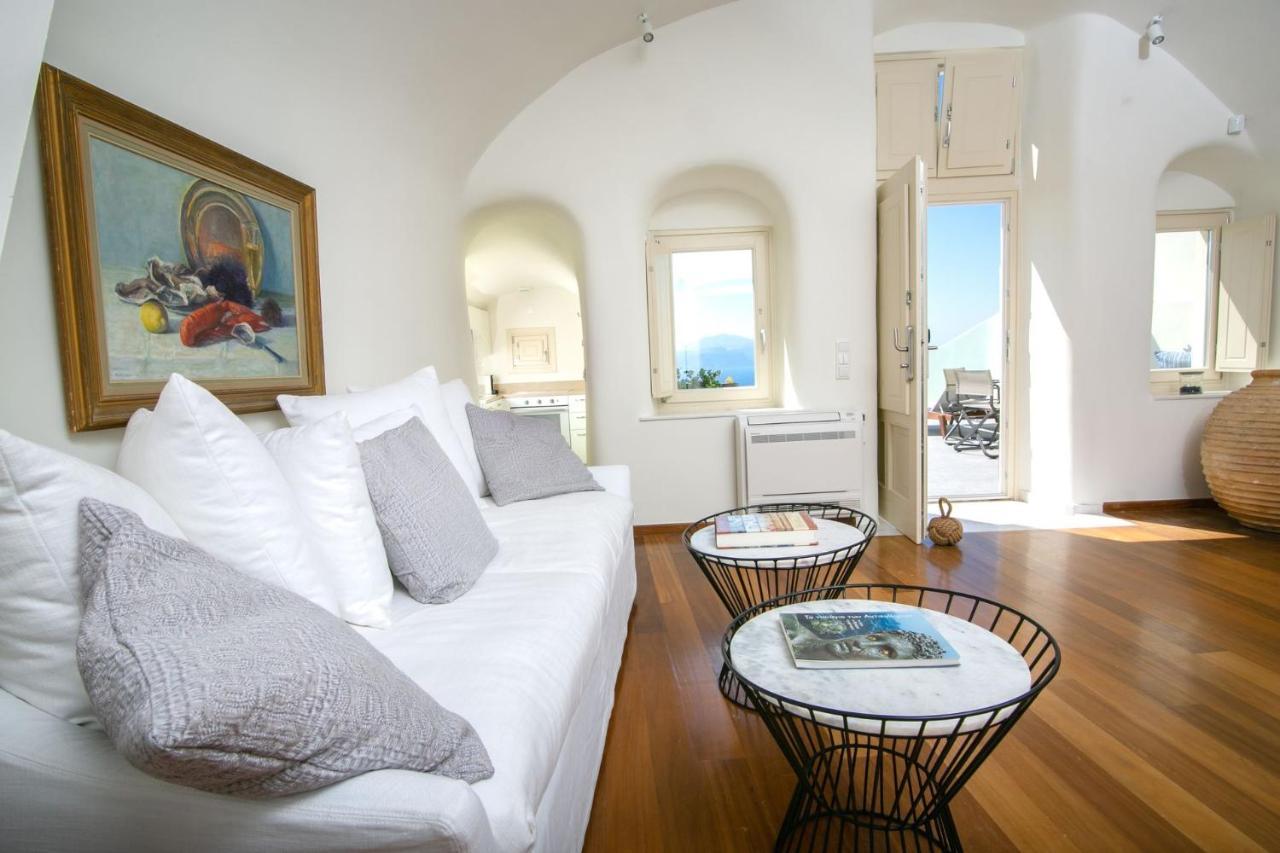 Elegant Santorini Villa Ioulia Private Pool Air Conditioning 3 Bedrooms Villa Oia (Santorini)
