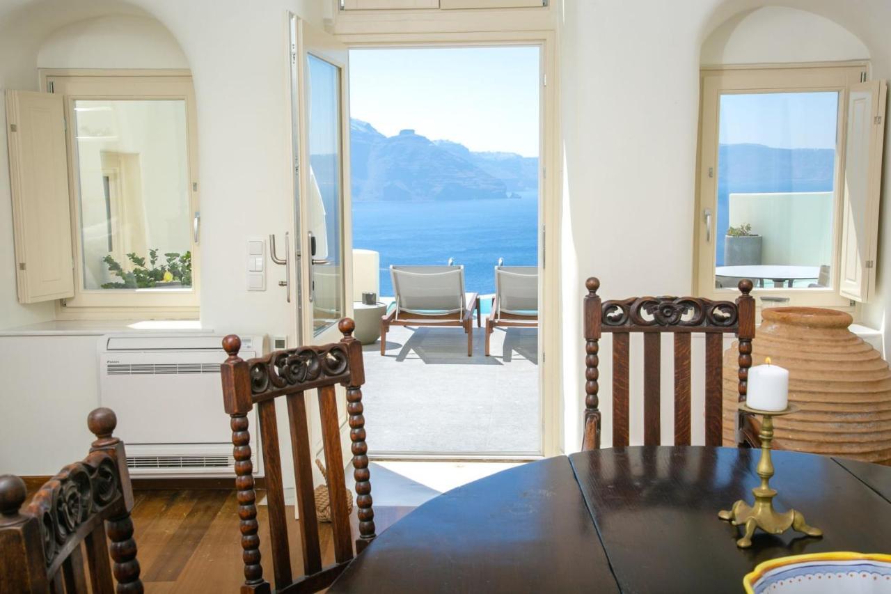 Elegant Santorini Villa Ioulia Private Pool Air Conditioning 3 Bedrooms Villa Oia (Santorini)