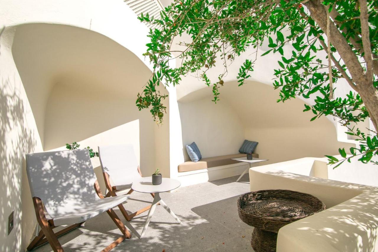 Elegant Santorini Villa Ioulia Private Pool Air Conditioning 3 Bedrooms Villa *