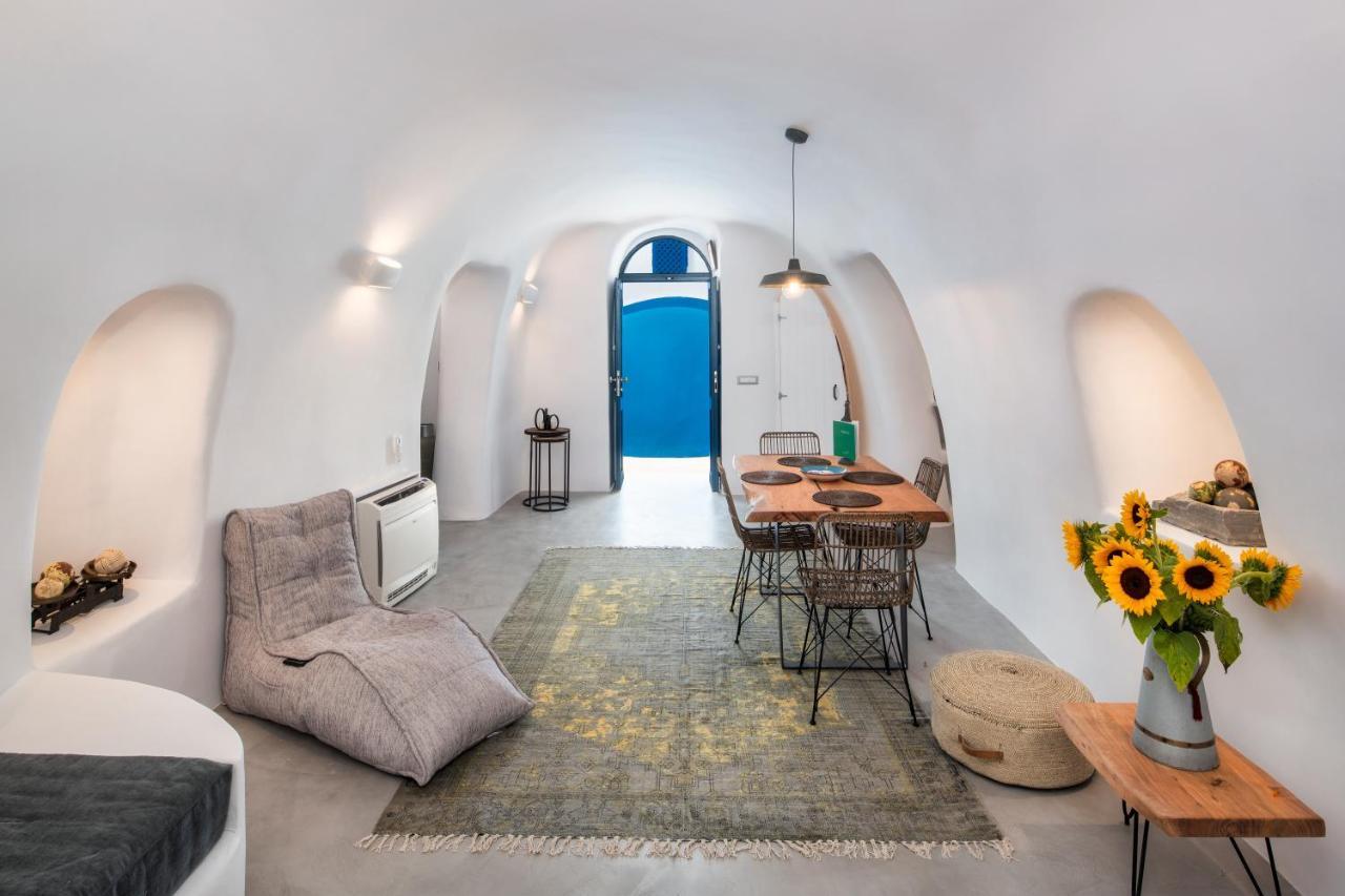 Alexi's Place By Thireon * Oia (Santorini)