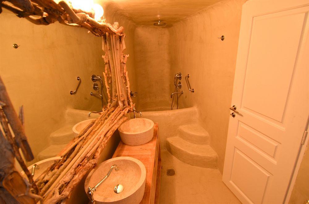 16 Hostel