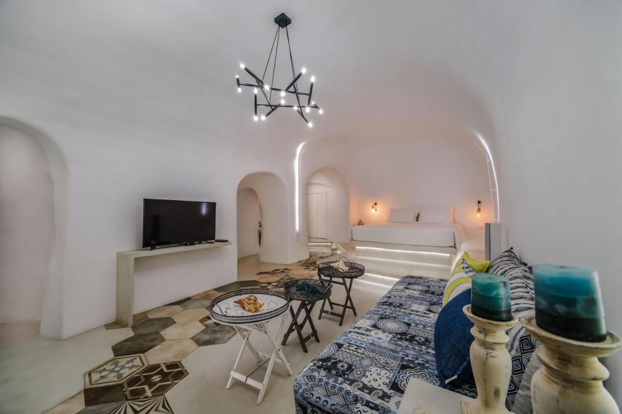 Solstice Luxury Oia (Santorini)