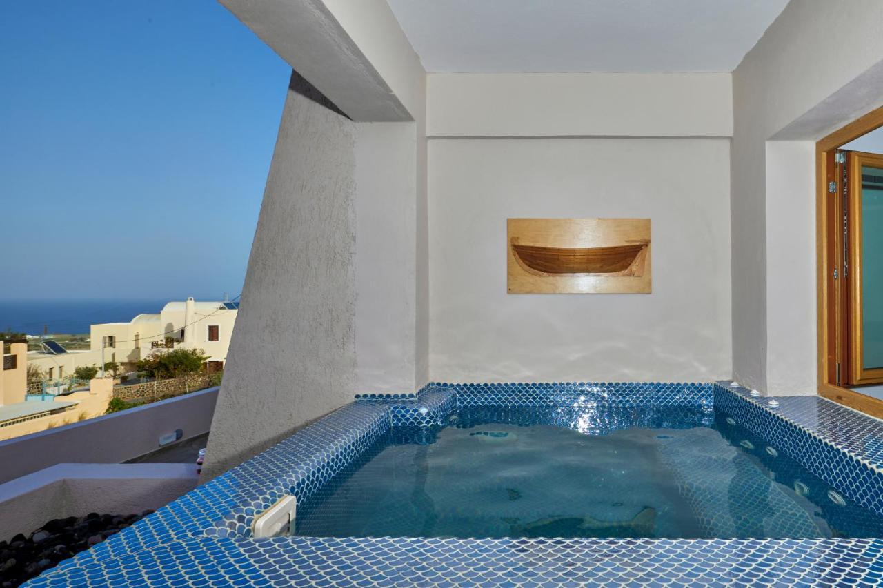 Alyvia * Oia (Santorini)