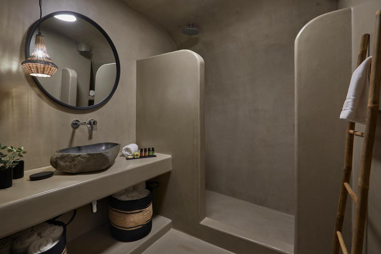 Villa Blue Art Caves