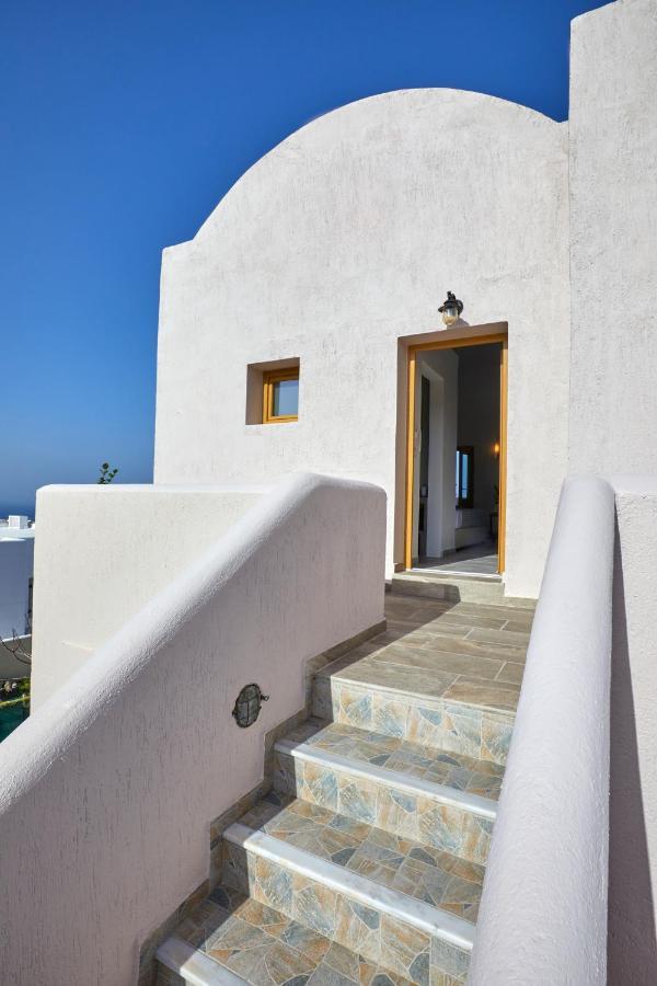 Alyvia * Oia (Santorini)