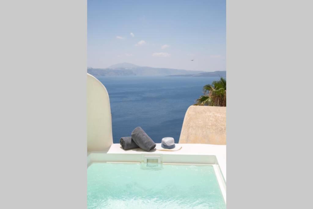 Dionyssos Cave House Villa *