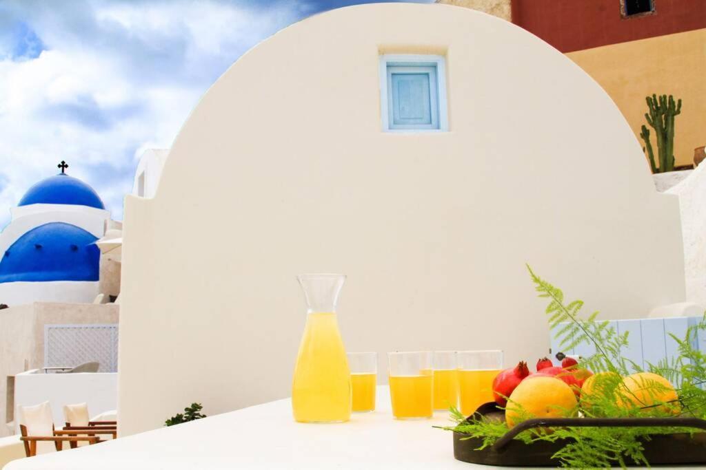Dionyssos Cave House *