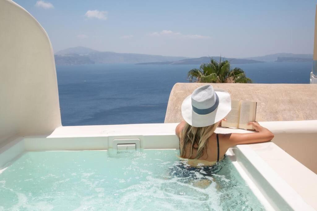 Dionyssos Cave House Oia (Santorini)