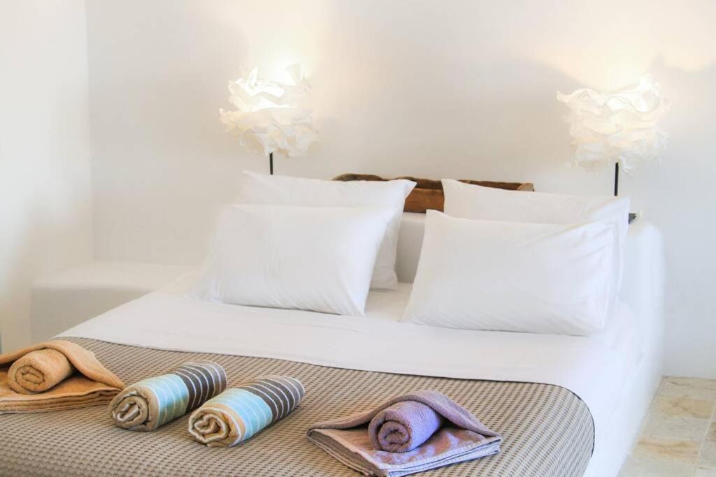 Dionyssos Cave House Villa