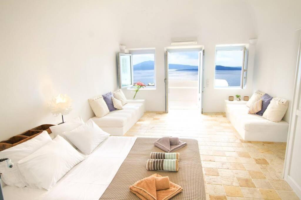 Villa Dionyssos Cave House *