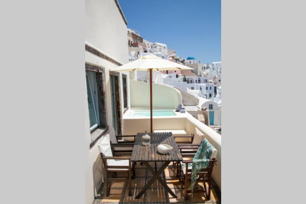 Villa Dionyssos Cave House *