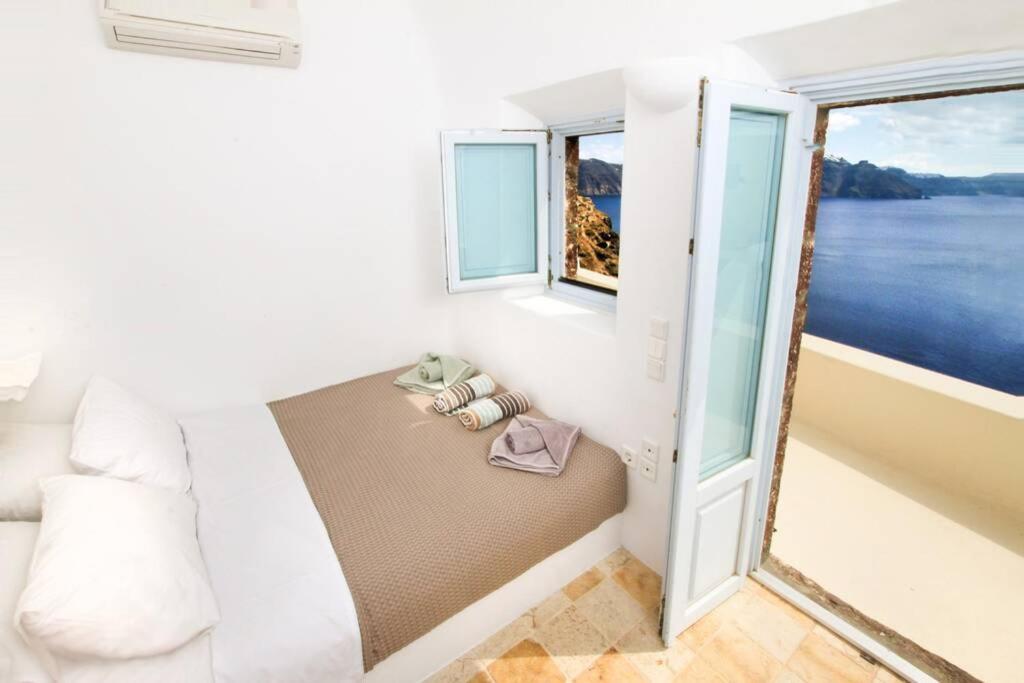 Villa Dionyssos Cave House *