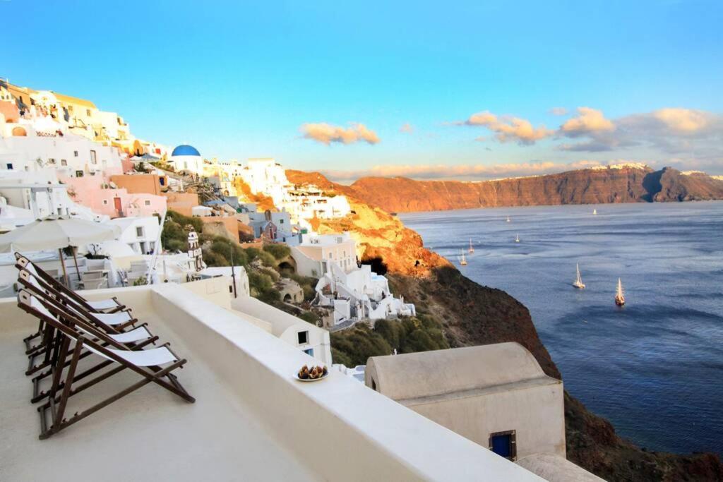Dionyssos Cave House Oia (Santorini)