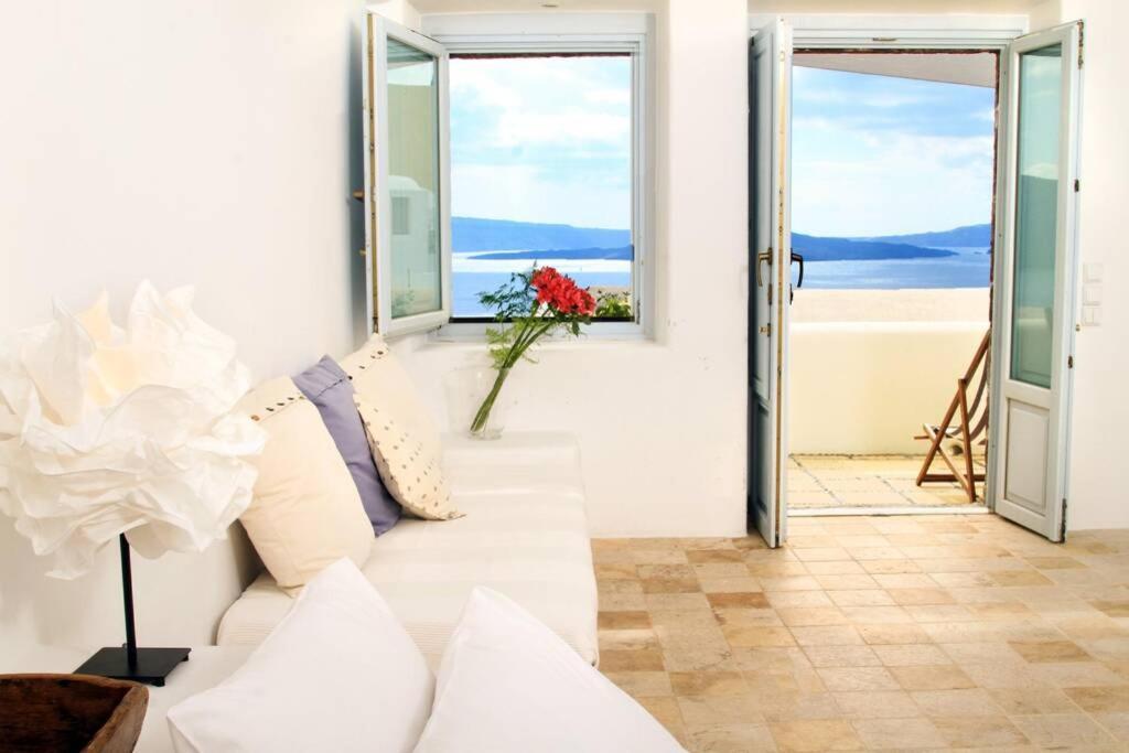 Dionyssos Cave House Villa