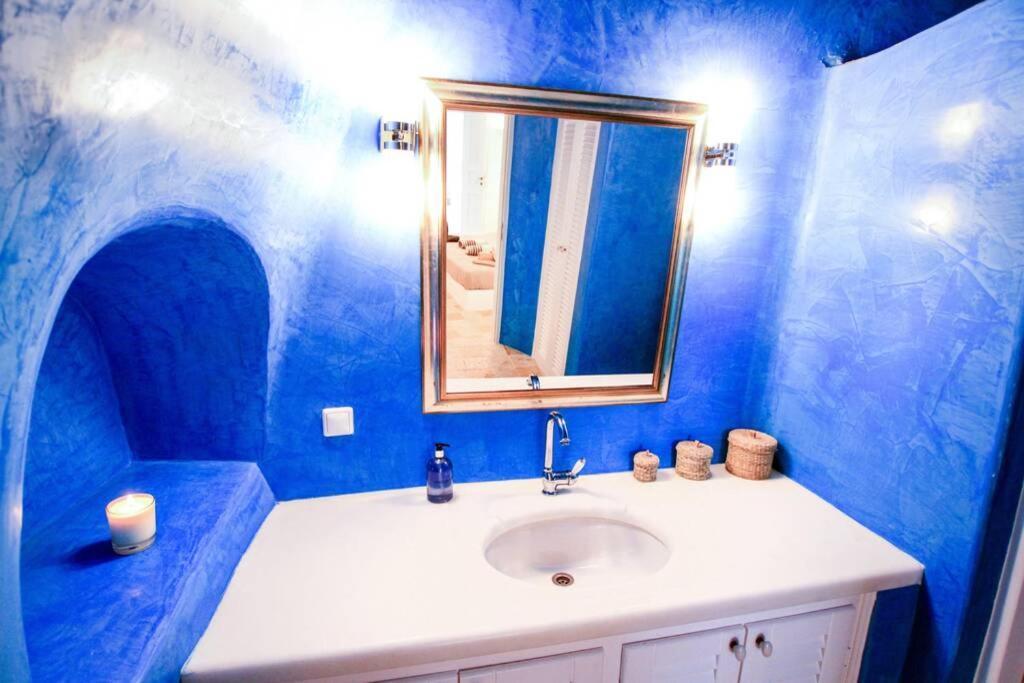 Villa Dionyssos Cave House *