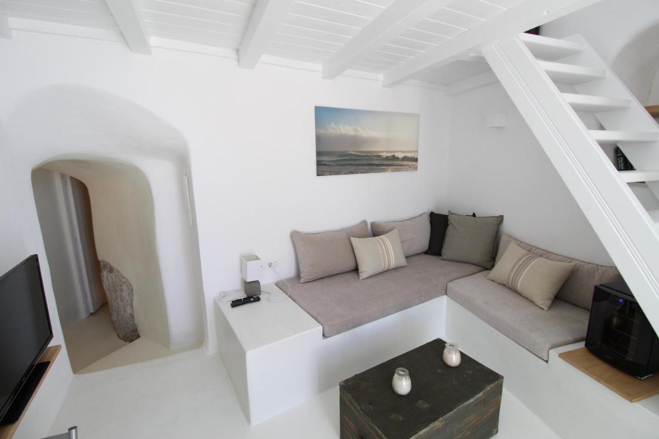 Astrea Notus Dome House