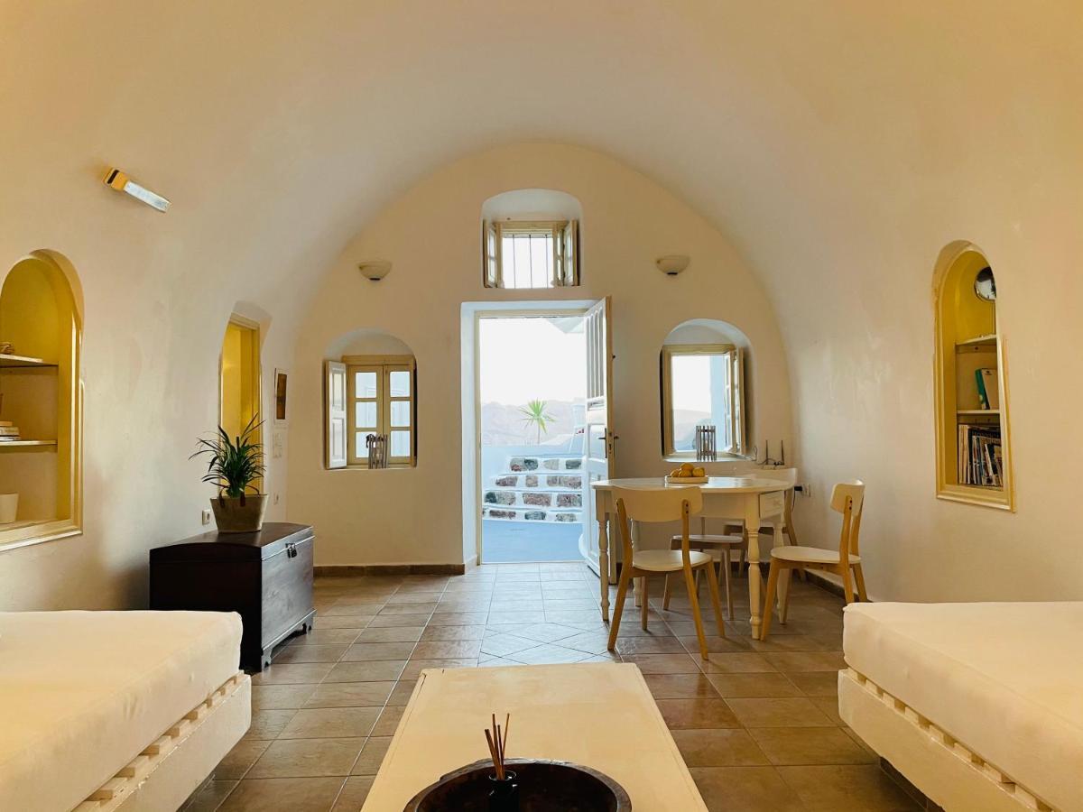 Blue Sky Cave House Villa Oia (Santorini)