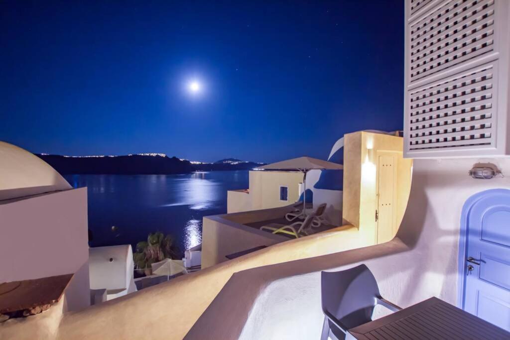 Holiday home Twin Cave House Oia (Santorini)