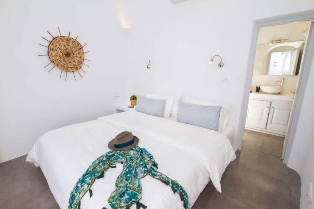 Holiday home Twin Cave House Oia (Santorini)